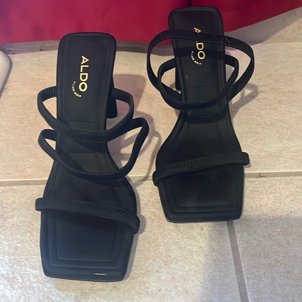 ALDO Strappy high heel sandal - Block 3in heel